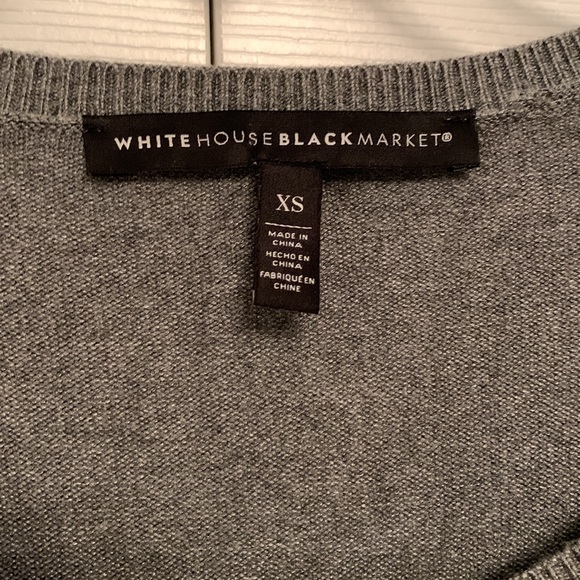 🌷WHBM Popover Gray Sweater with Shirt Tail Look Croc Print XS - Picture 2 of 12